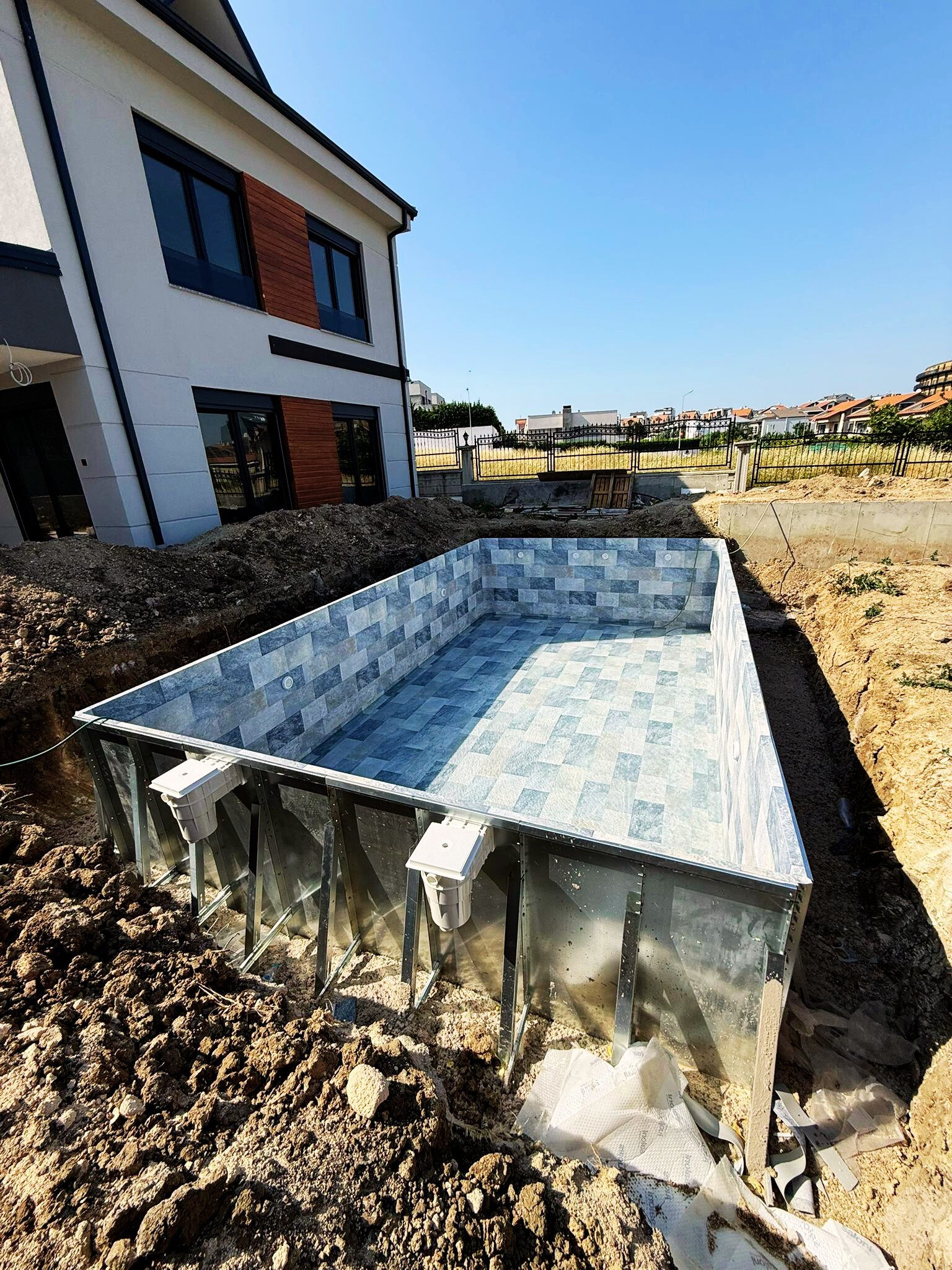 Uzun ömürlü panel havuz yapımı – profesyonel uygulama